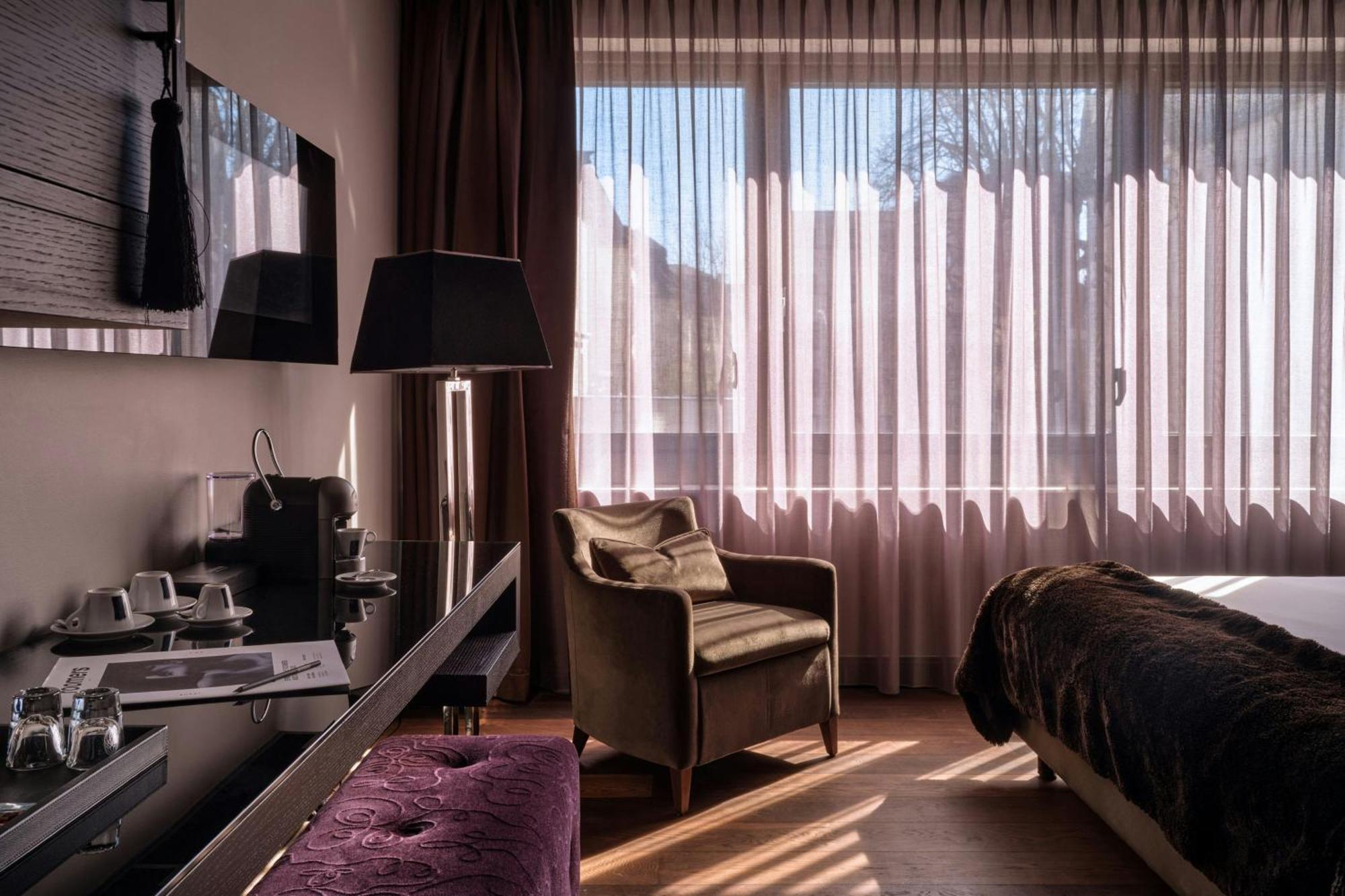 Roomers Frankfurt Central, Autograph Collection 5* Frankfurt am Main